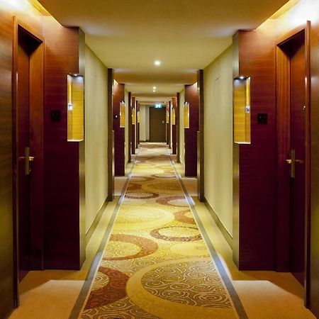 Emperor Hotel Макао Екстериор снимка