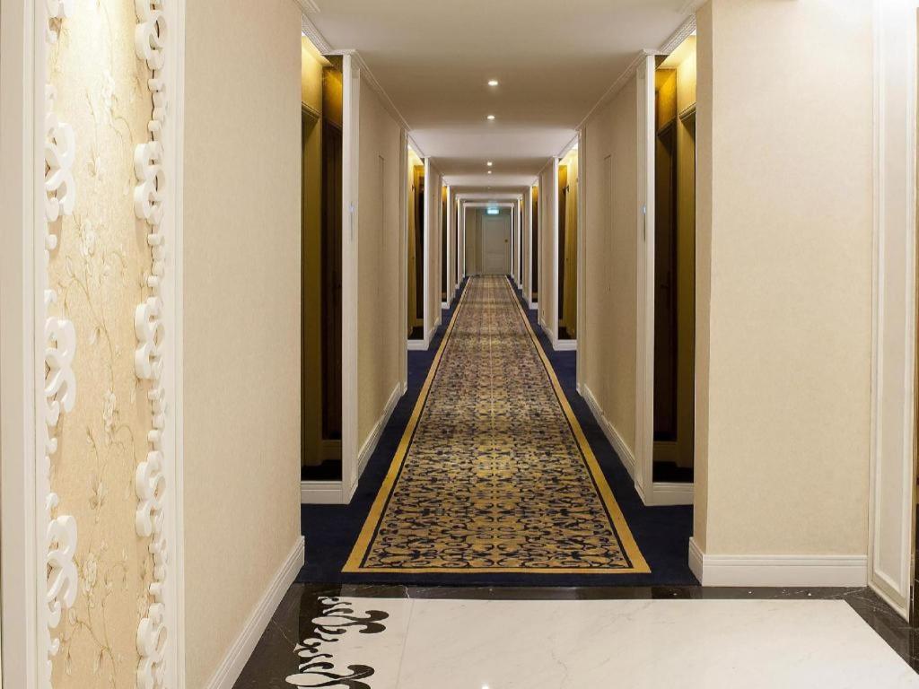 Emperor Hotel Макао Екстериор снимка