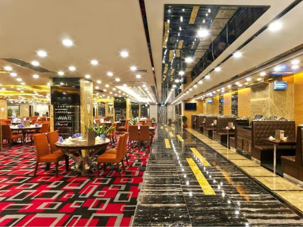 Emperor Hotel Макао Екстериор снимка
