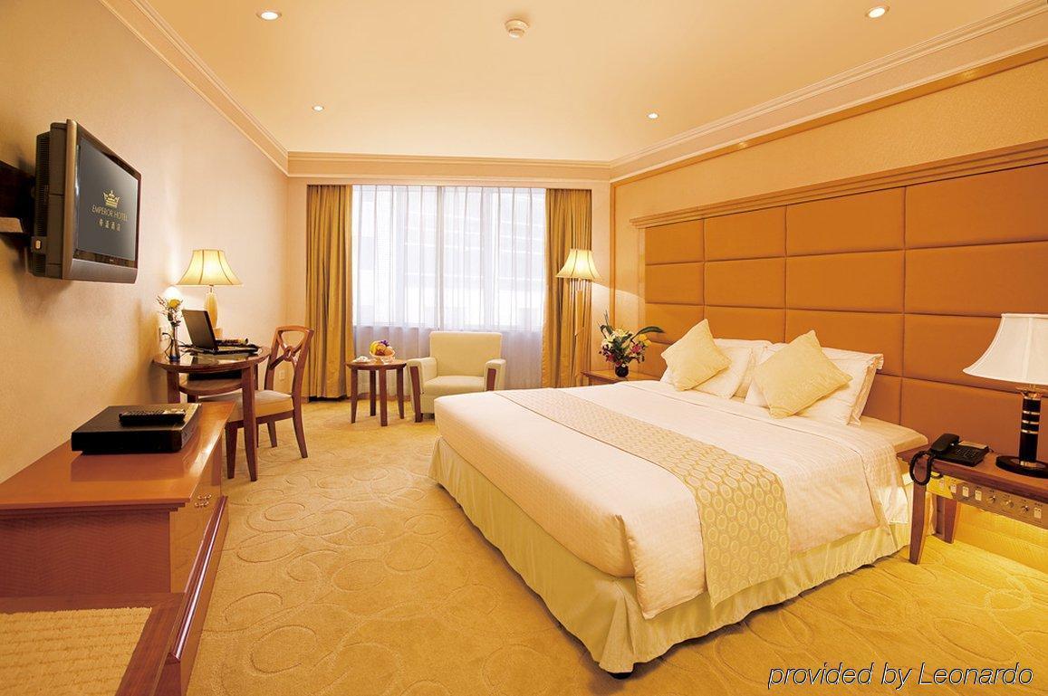 Emperor Hotel Макао Екстериор снимка
