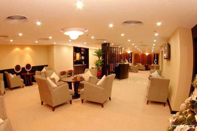 Emperor Hotel Макао Екстериор снимка