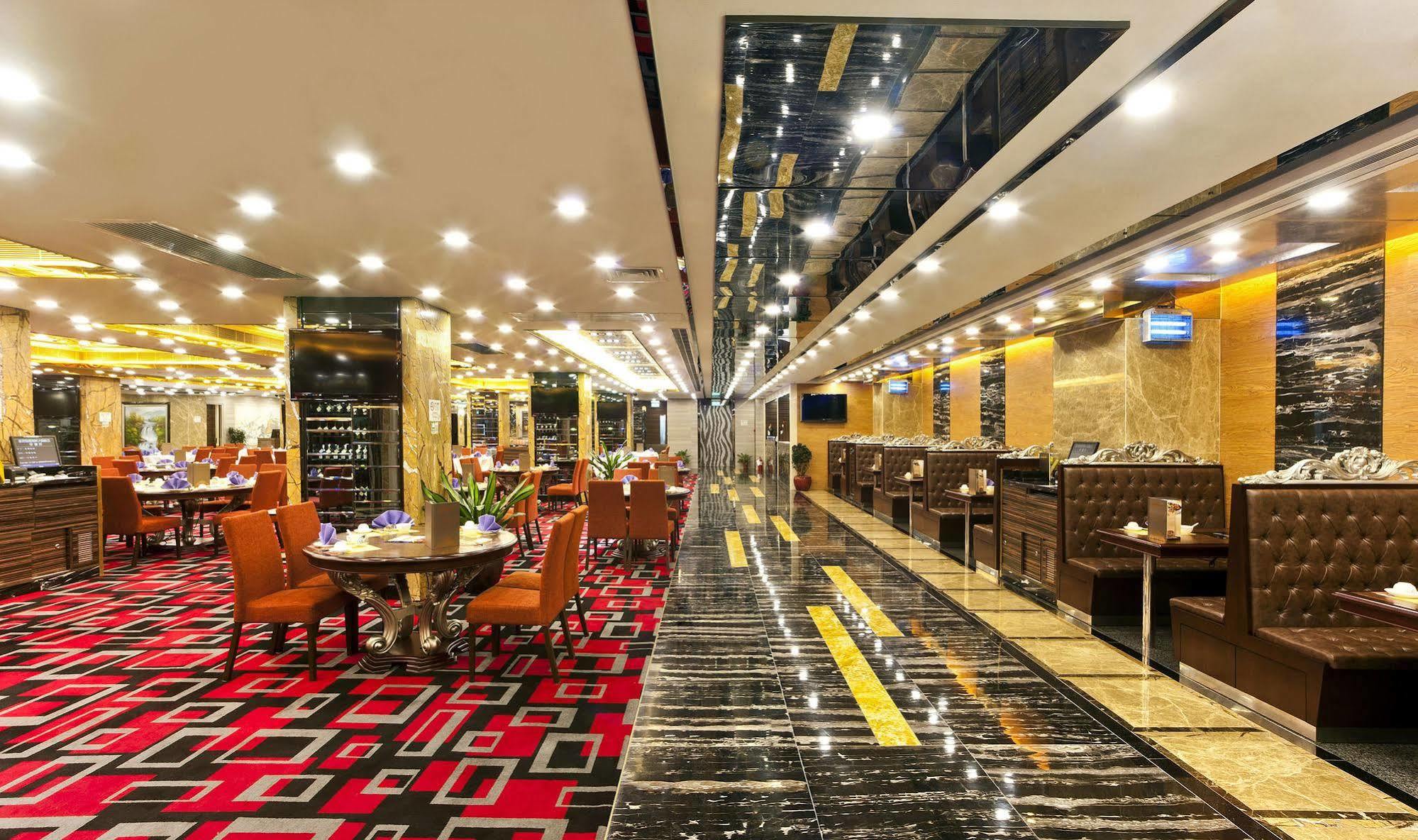 Emperor Hotel Макао Екстериор снимка