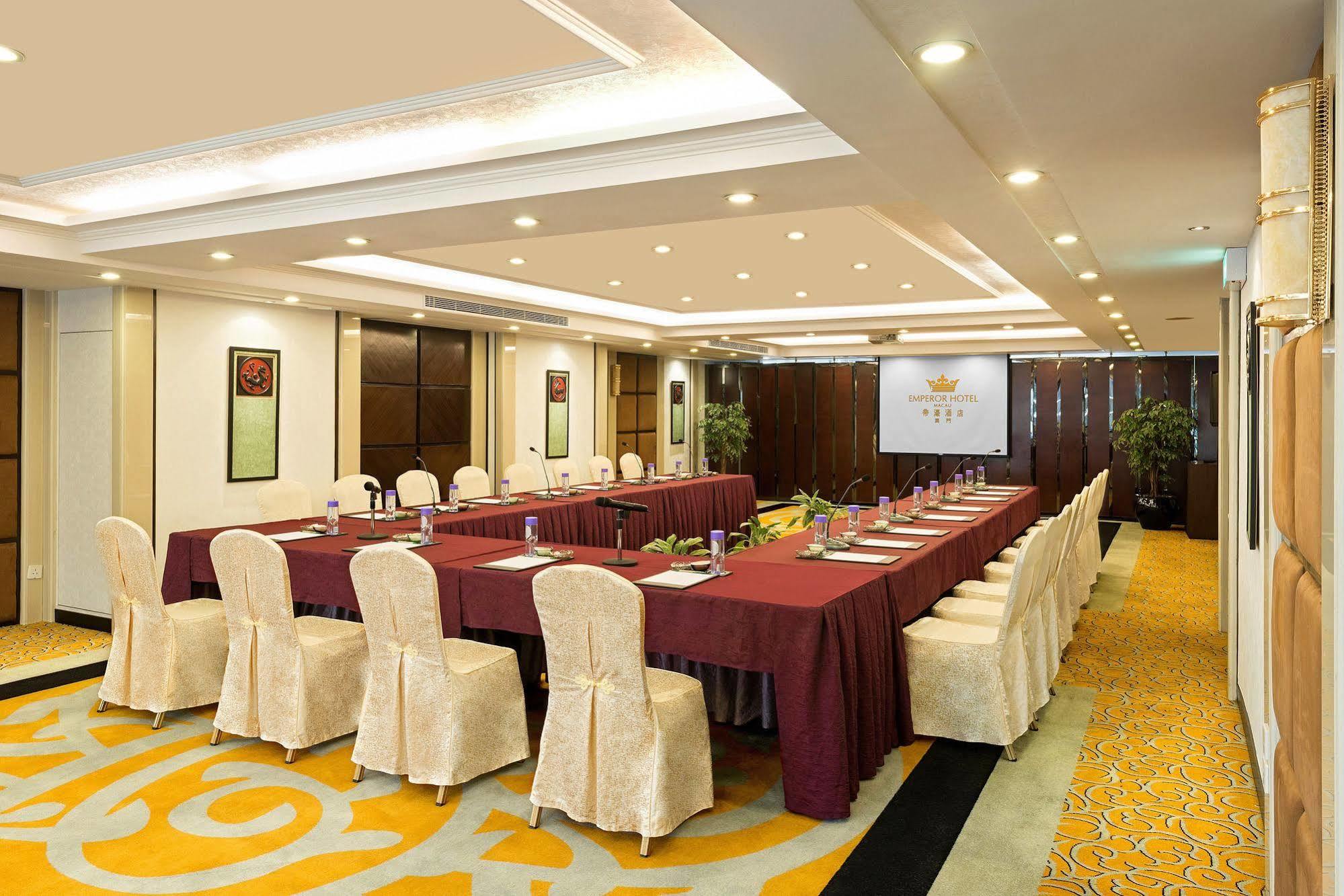 Emperor Hotel Макао Екстериор снимка